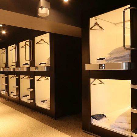 Business Capsule Hotel Lightning Hotel Asakusa Токио Экстерьер фото