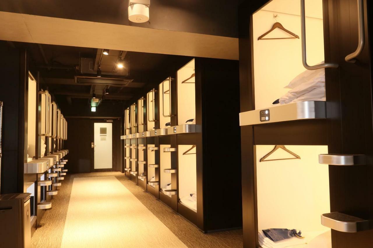 Business Capsule Hotel Lightning Hotel Asakusa Токио Экстерьер фото