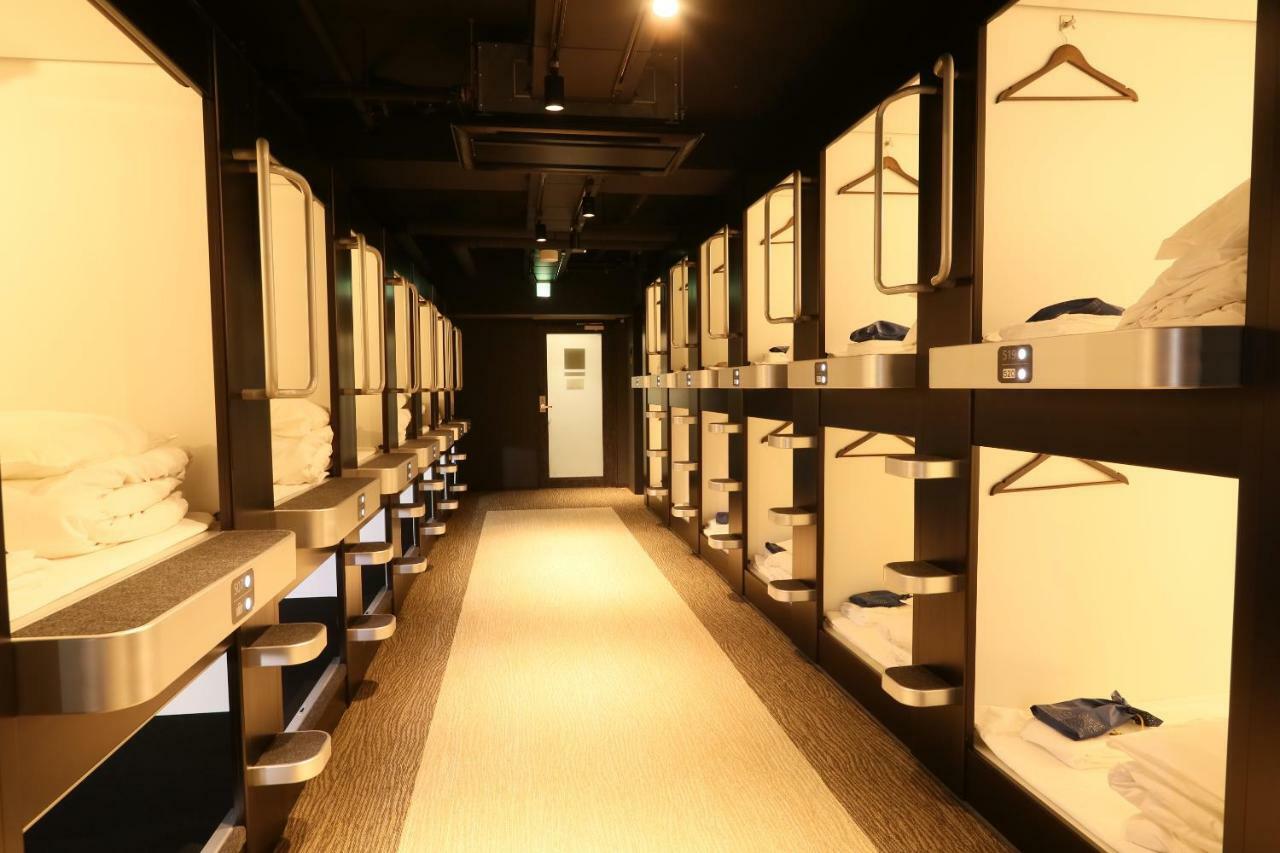 Business Capsule Hotel Lightning Hotel Asakusa Токио Экстерьер фото