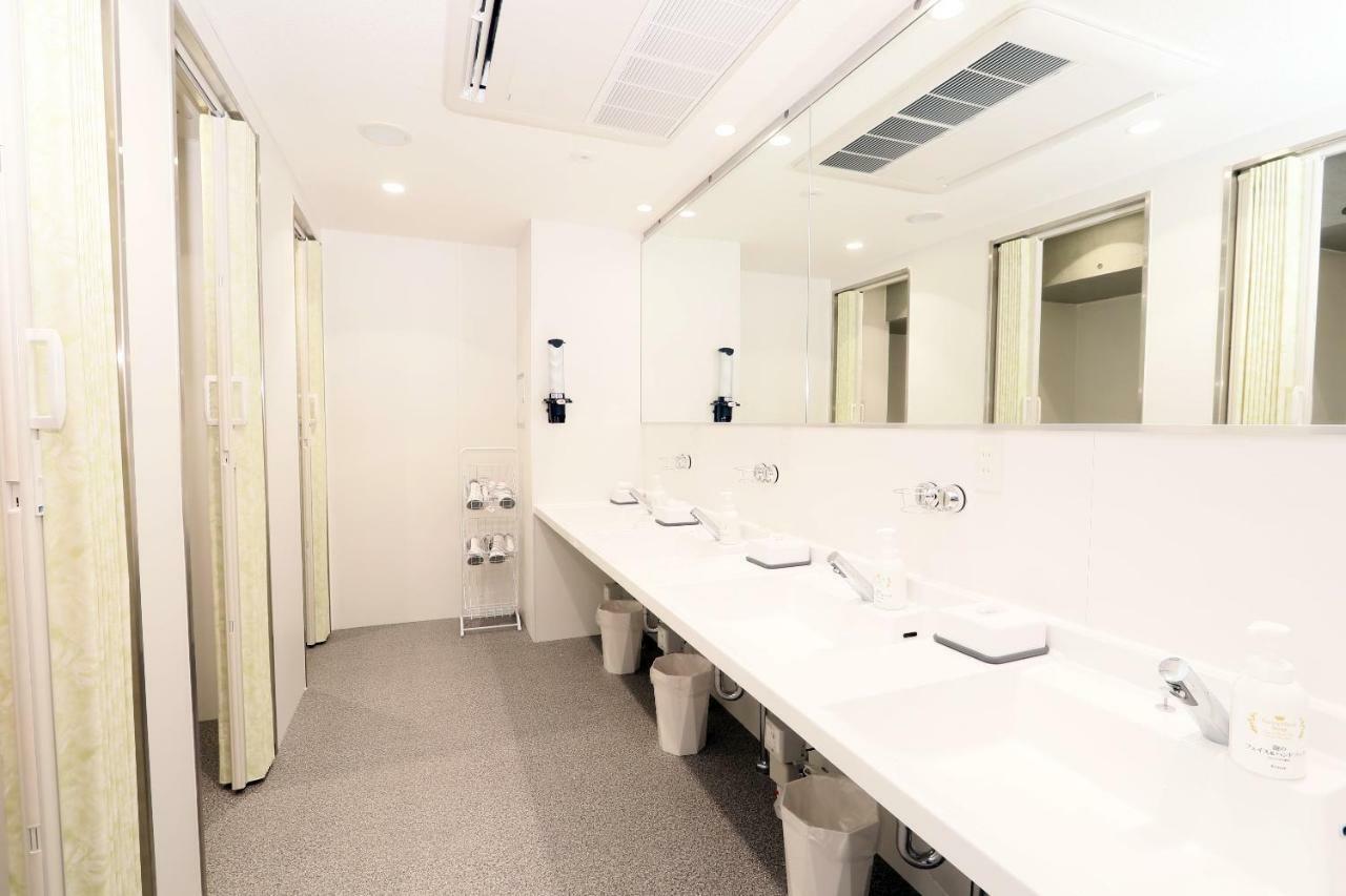 Business Capsule Hotel Lightning Hotel Asakusa Токио Экстерьер фото
