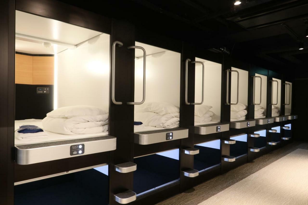 Business Capsule Hotel Lightning Hotel Asakusa Токио Экстерьер фото