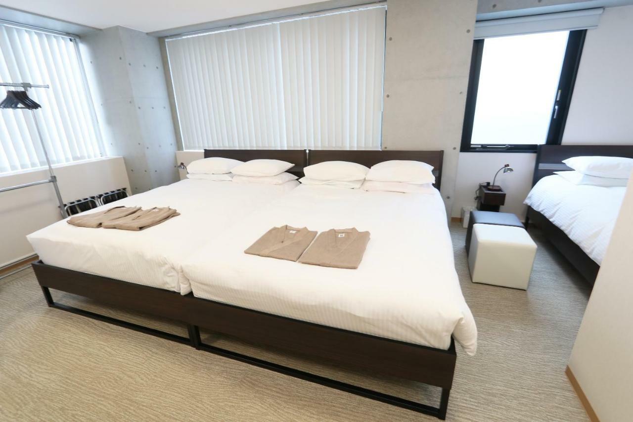 Business Capsule Hotel Lightning Hotel Asakusa Токио Экстерьер фото