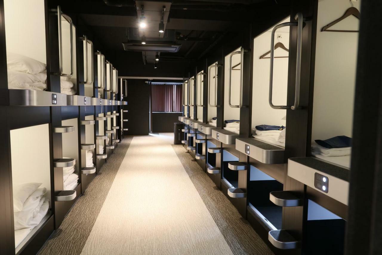 Business Capsule Hotel Lightning Hotel Asakusa Токио Экстерьер фото