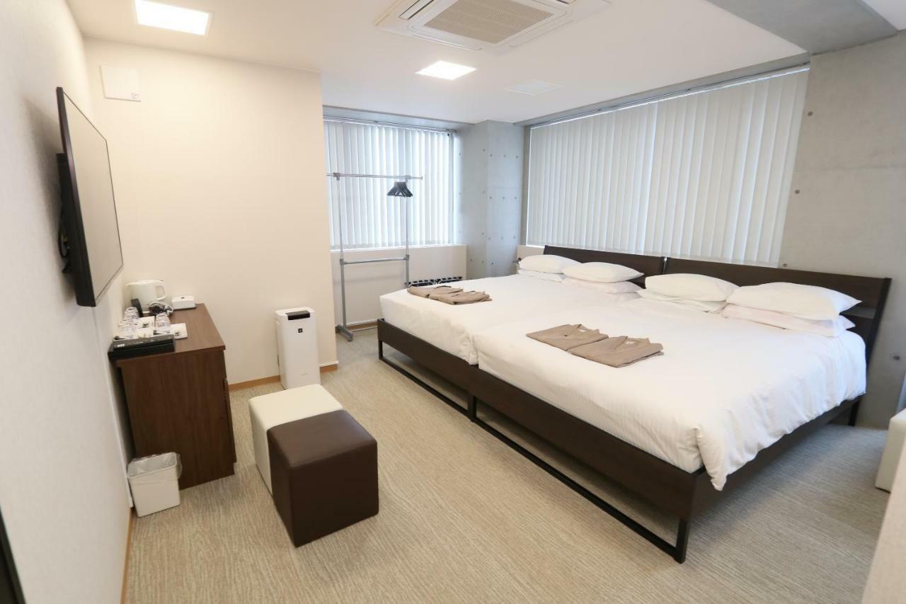 Business Capsule Hotel Lightning Hotel Asakusa Токио Экстерьер фото