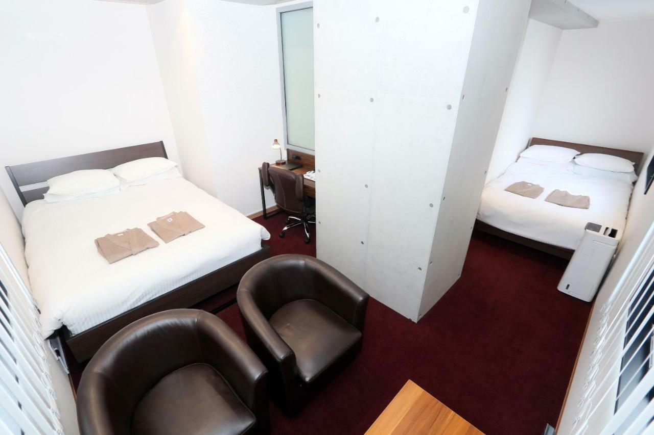 Business Capsule Hotel Lightning Hotel Asakusa Токио Экстерьер фото