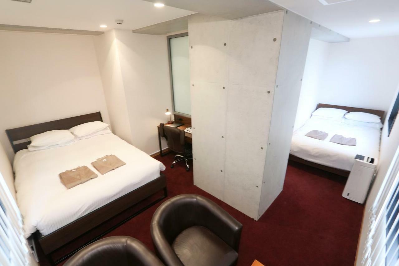 Business Capsule Hotel Lightning Hotel Asakusa Токио Экстерьер фото
