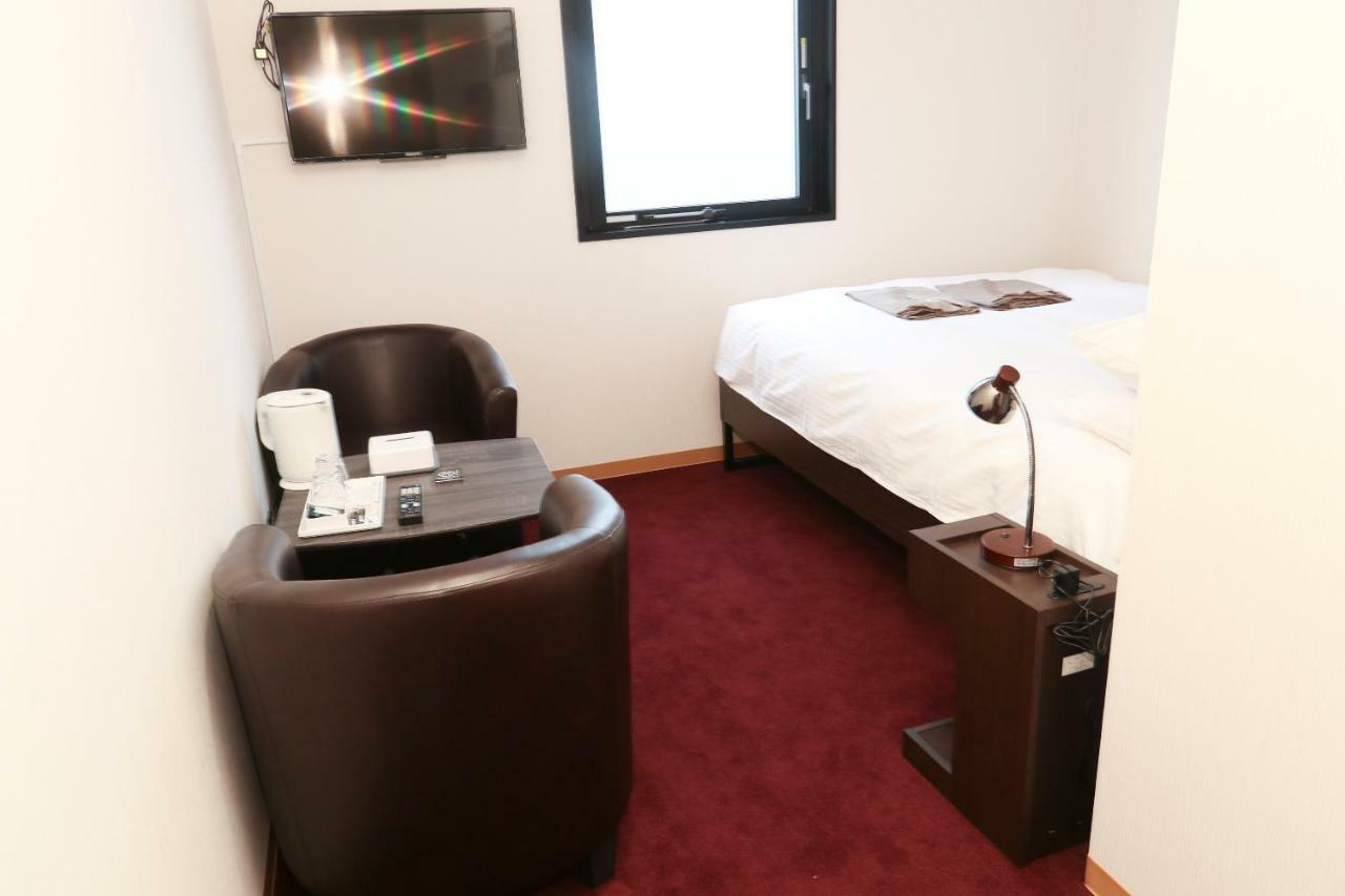 Business Capsule Hotel Lightning Hotel Asakusa Токио Экстерьер фото